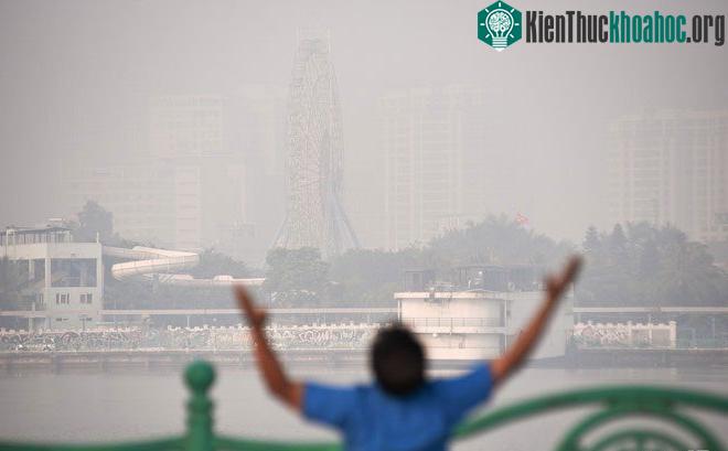 Tổng cục Môi trường cho biết ô nhiễm không khí diễn ra chủ yếu trong khoảng thời gian 0-6h. (Ảnh: Việt Hùng).