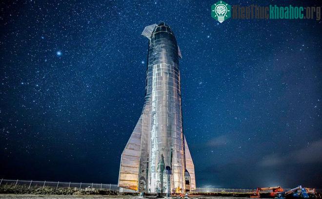 SpaceX công bố tàu Starship làm bằng thép không gỉ, có sức chứa lên tới 100 người. (Ảnh minh họa).