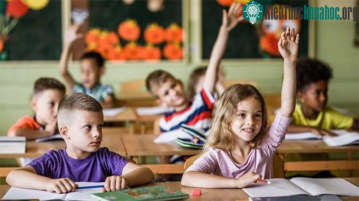 Nữ sinh và nam sinh có bộ não và có khả năng học toán như nhau