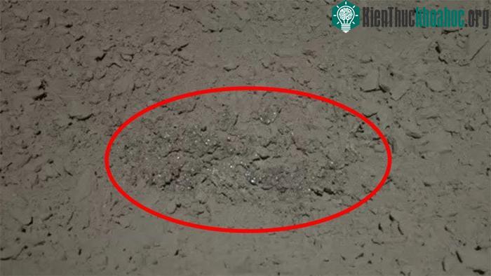 Một bức ảnh do tàu Yutu-2 chụp được.