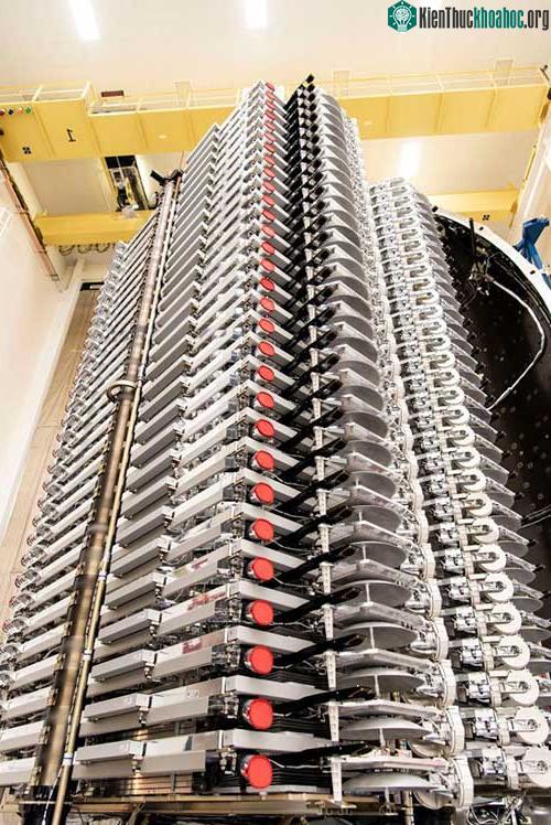 60 vệ tinh được gắn trên đỉnh tên lửa Falcon 9.