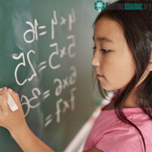 Khoa học tự nhiên trước nay bị coi là điểm yếu của phụ nữ.