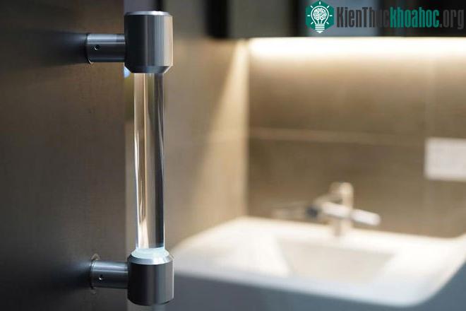 Thiết kế tay nắm cửa diệt khuẩn có độ bền và hiệu quả cao.