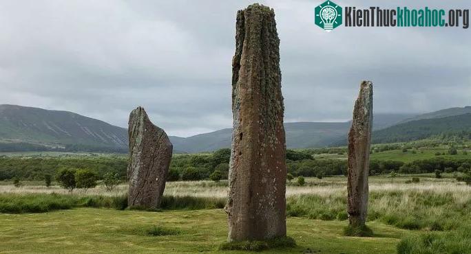 Arran là hòn đảo xinh đẹp, thưa dân của xứ Scotland, được mệnh danh là "thiên đường địa chất"