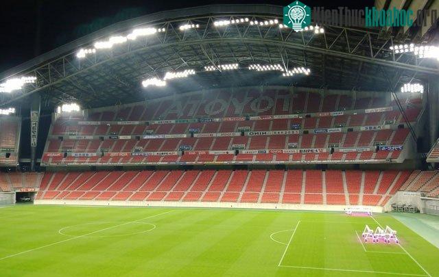 Sân vận động Toyota Stadium tại Aichi (Nhật) vừa đầu tư hệ thống chiếu sáng Interact Sports.
