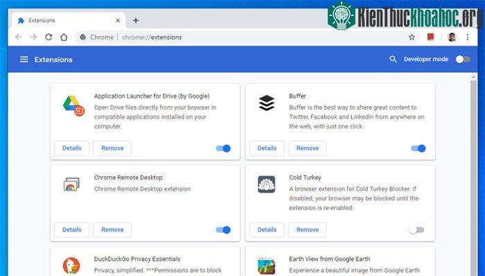 Với Chrome, từ Menu, bạn chọn More tools và Extensions.