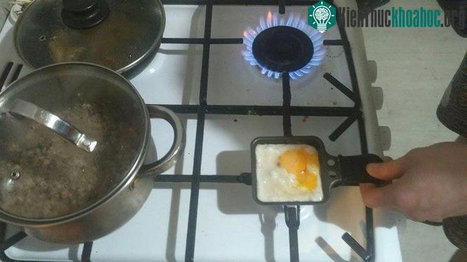 Đây là nơi nấu Raclette, một món ăn xuất xứ từ Thụy Điển.