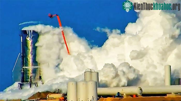 Phiên bản mẫu Mark 1 của tên lửa Starship do tập đoàn công nghệ SpaceX chế tạo đã bất ngờ phát nổ.