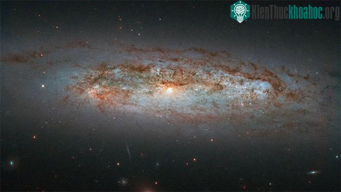 Thiên hà NGC 3175 chụp bởi Hubble.