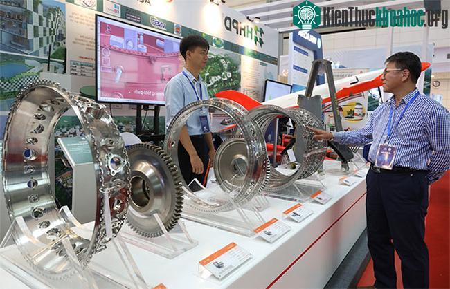 Một bộ phận được thiết kế theo đơn đặt hàng của ngành hàng không.