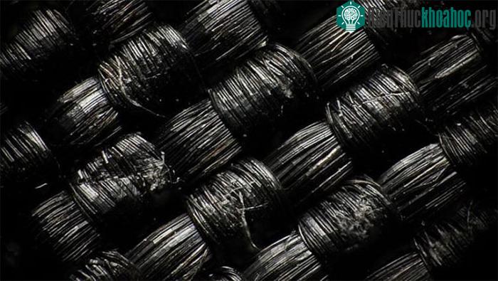Cận cảnh sợi dyneema của mặt ngoài áo.