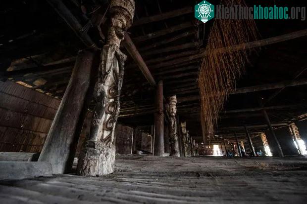 Người Asmat rất tôn sùng những đầu lâu, hộp sọ.