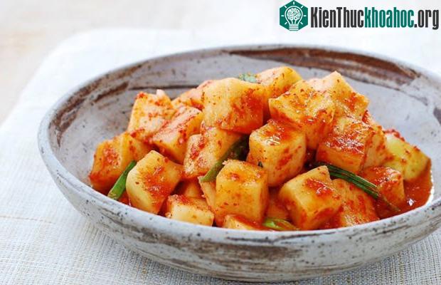 Nếu bạn nhạy cảm với gia vị trong kim chi, bạn có thể chỉ sử dụng một ít hoặc ăn các loại kim chi ít cay hơn.
