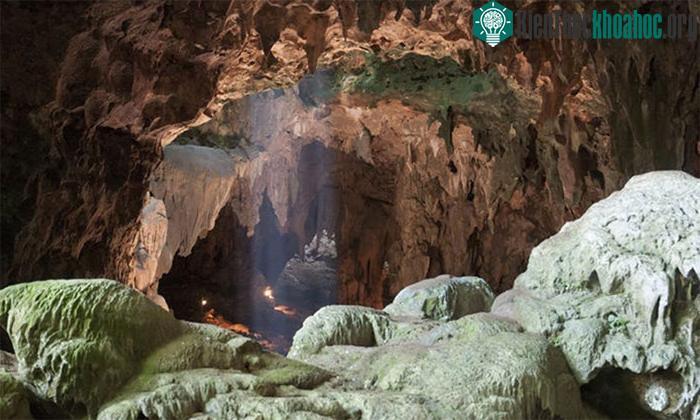 Hang Callao, nơi phát hiện xương và răng người Homo luzonensis.
