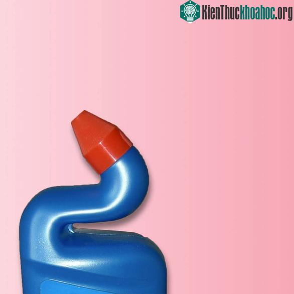 Kiểu dáng cổ ngỗng rất phổ biến trong các loại chai tẩy rửa toilet