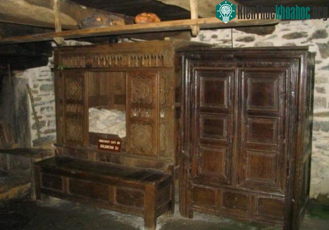Tại sao nhiều người Châu Âu thời Trung cổ lại ngủ trong những chiếc giường hộp? ảnh 5
