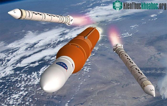 Hình ảnh đồ họa của NASA mô phỏng quá trình động cơ đẩy SLS