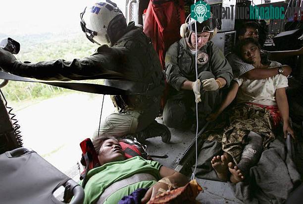 Hai người sống sót sau thảm họa sóng thần từ West of Aceh