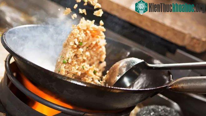 Cơm rang là món ăn được nhiều người yêu thích.