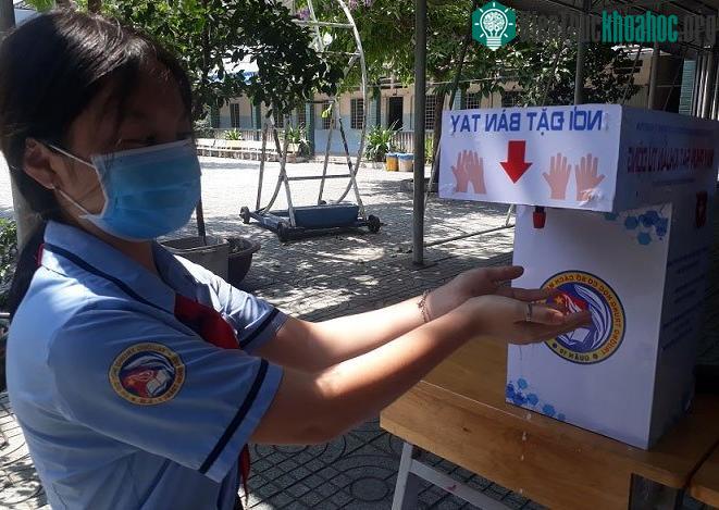 Máy phun sát khuẩn tự động được sử dụng dung dịch Anolyte