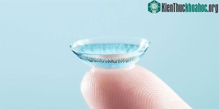 Các nhà khoa học Israel đã tạo ra một yếu tố quang học siêu mỏng phù hợp cho việc cấy ghép vào các mắt kính thông thường - (Ảnh: DepositPhotos).