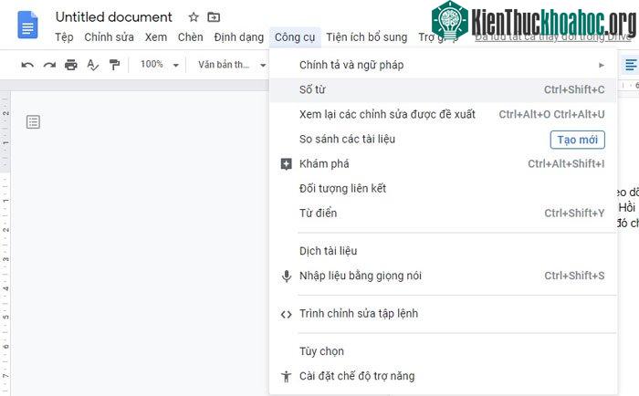 Để kích hoạt, bạn cần nhấp vào mục "Công cụ" (Tools) nằm trên thanh menu