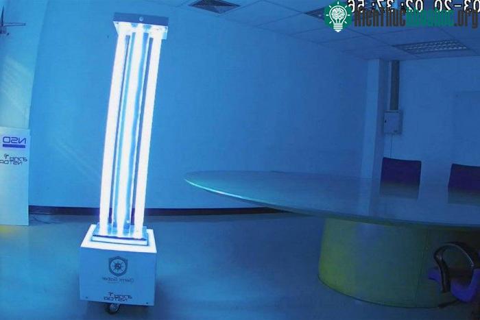 "Robot diệt mầm bệnh" (Germ Saber Robot).&nbsp;