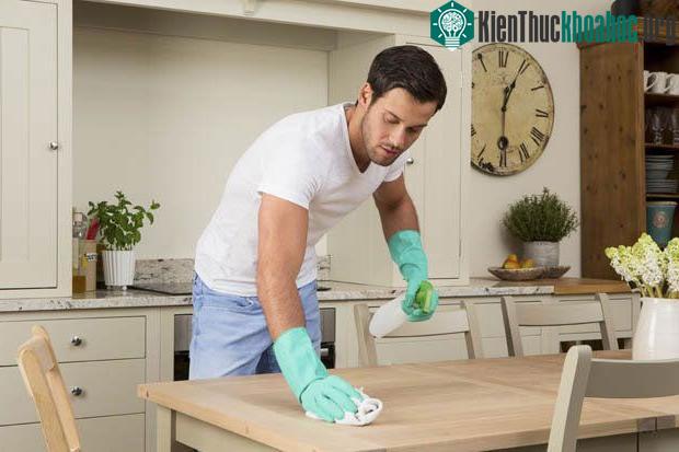 Vệ sinh những đồ vật thường xuyên tiếp xúc