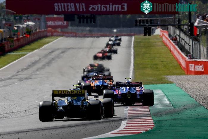 Đường đua F1 ở Việt Nam được đặt tên là Đường đua Hà Nội.