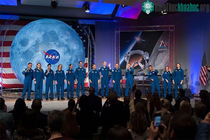 NASA mở đợt xét tuyển người lên Mặt trăng, 1 "chọi" 1.300 ảnh 1