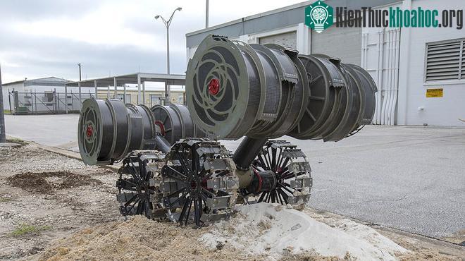 Robot Rassor được thiết kế phải có khả năng đào bới và không được nặng quá 1 tấn.