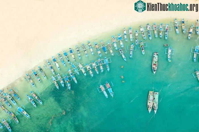 Bãi biển Ujung Genteng, Indonesia