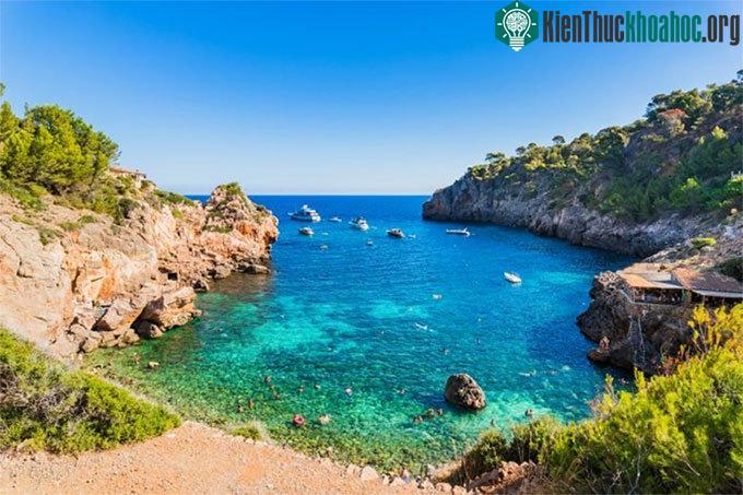 Bãi biển Cala Deia, Tây Ban Nha