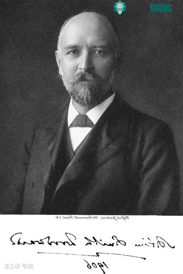 Arthur Smith Woodward.