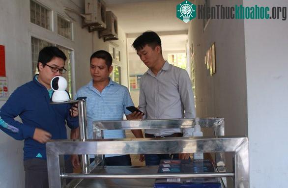 Thân robot đơn giản với thép chống gỉ tiện cho việc khử trùng và chịu được tải trọng lớn