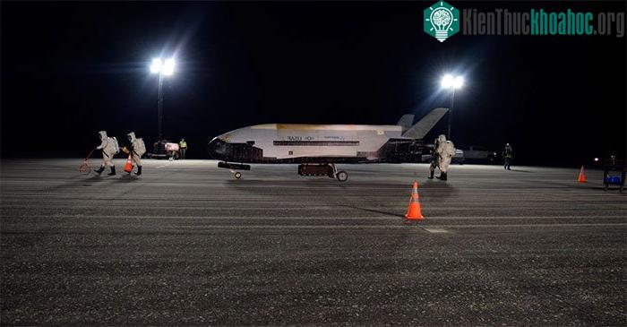 X-37B trong lần hạ cánh tại Trung tâm không gian Kennedy ở bang Florida ngày 27/10/2019.
