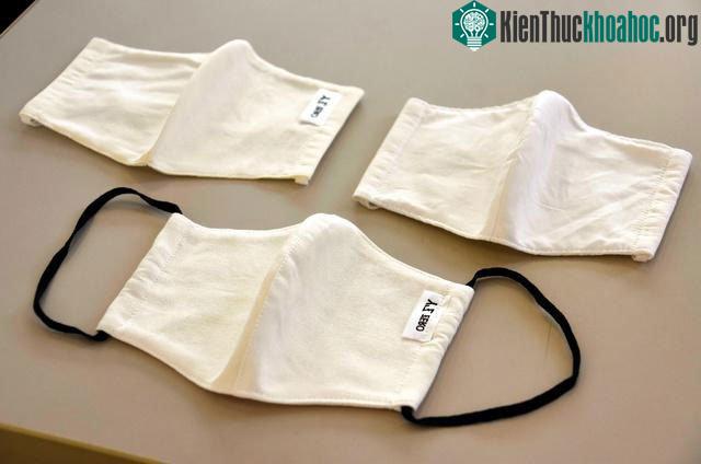 Khẩu trang làm bằng chất liệu vải