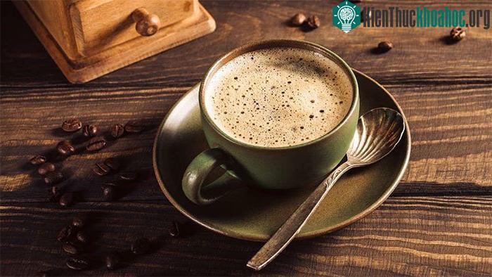 Phần lớn những người nghiện caffeine khi cố gắng cai đều trải qua các cảm giác đau đầu, mệt mỏi.