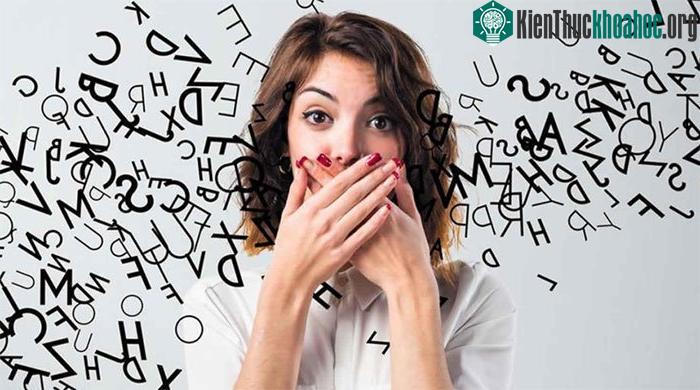 Sau 2 tháng không thể nói chuyện, Emil Egan bỗng dưng nói được tới 4 thứ tiếng khác nhau.