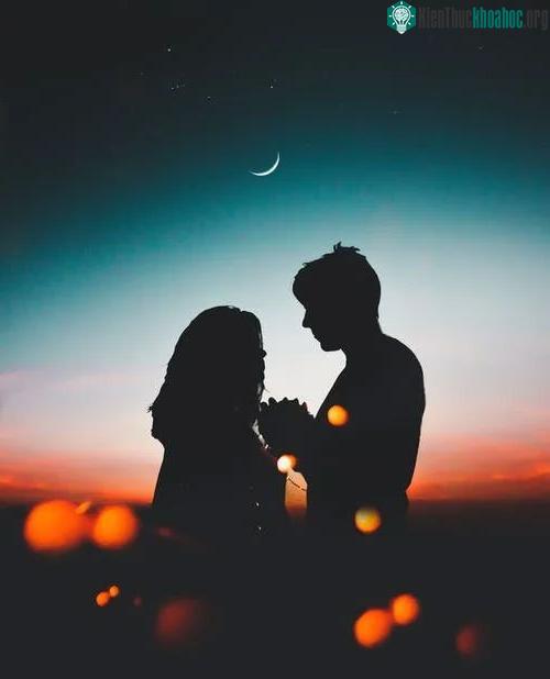 Sẽ hoàn toàn bình thường khi bạn vẫn quan tâm đến người yêu cũ trong nhiều năm sau.