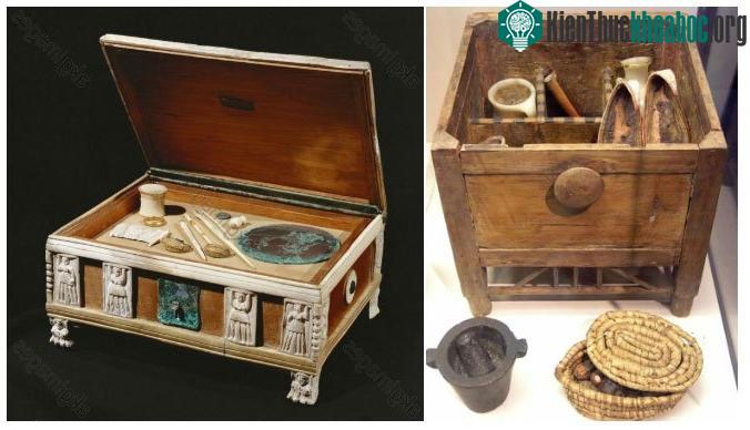 Một số hộp gỗ đựng mỹ phẩm chạm khắc tinh tế của người xưa được các nhà khảo cổ học tìm thấy.