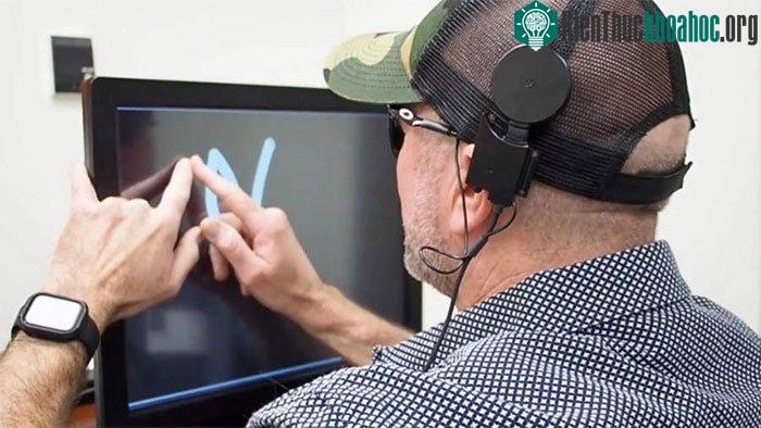 Công nghệ mới giúp người mù nhìn thấy ảnh 1