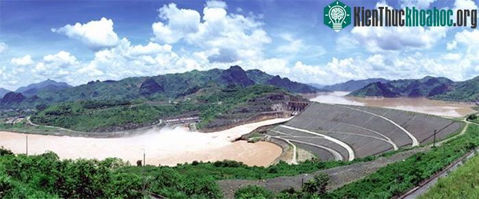Nhà máy thủy điện Hòa Bình