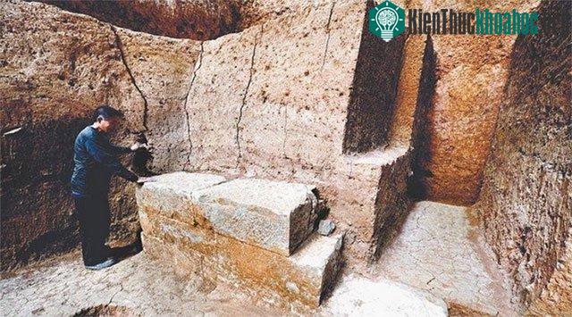 Truyền kỳ về chiếc quan tài đá có giá trị không tưởng được tìm thấy trong ngôi mộ cổ độc nhất vô nhị ảnh 2