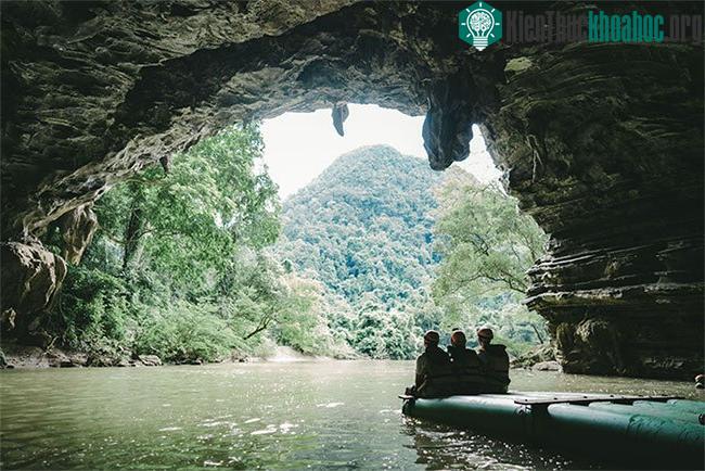 Hệ thống hang Tú Làn, Quảng Bình