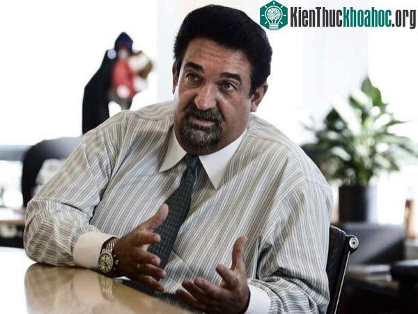 Tin nhắn nhanh đầu tiên được gửi qua AOL là do Ted Leonsis thực hiện