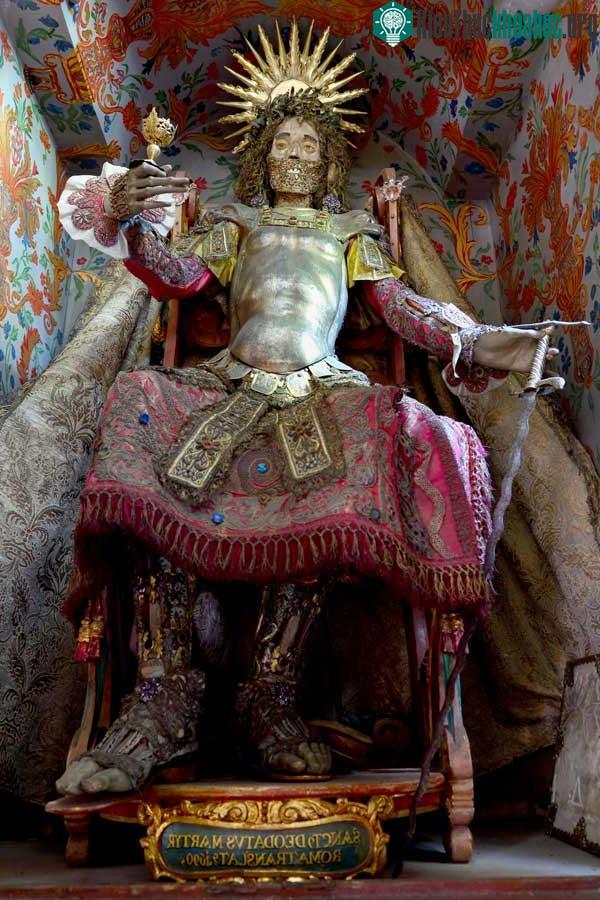 Bộ xương của Thánh Deodatus.