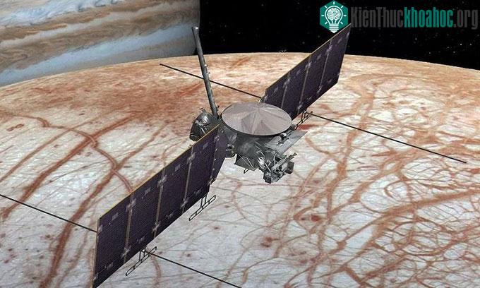 Mô phỏng tàu Europa Clipper bay trên mặt trăng sao Mộc.