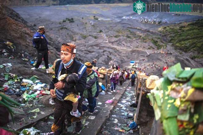 Lễ tế thần Yadnya Kasada độc đáo của người Indonesia ảnh 0