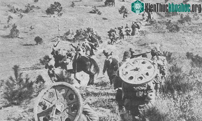 Lính Nhật di chuyển đến Nam Kinh năm 1937.